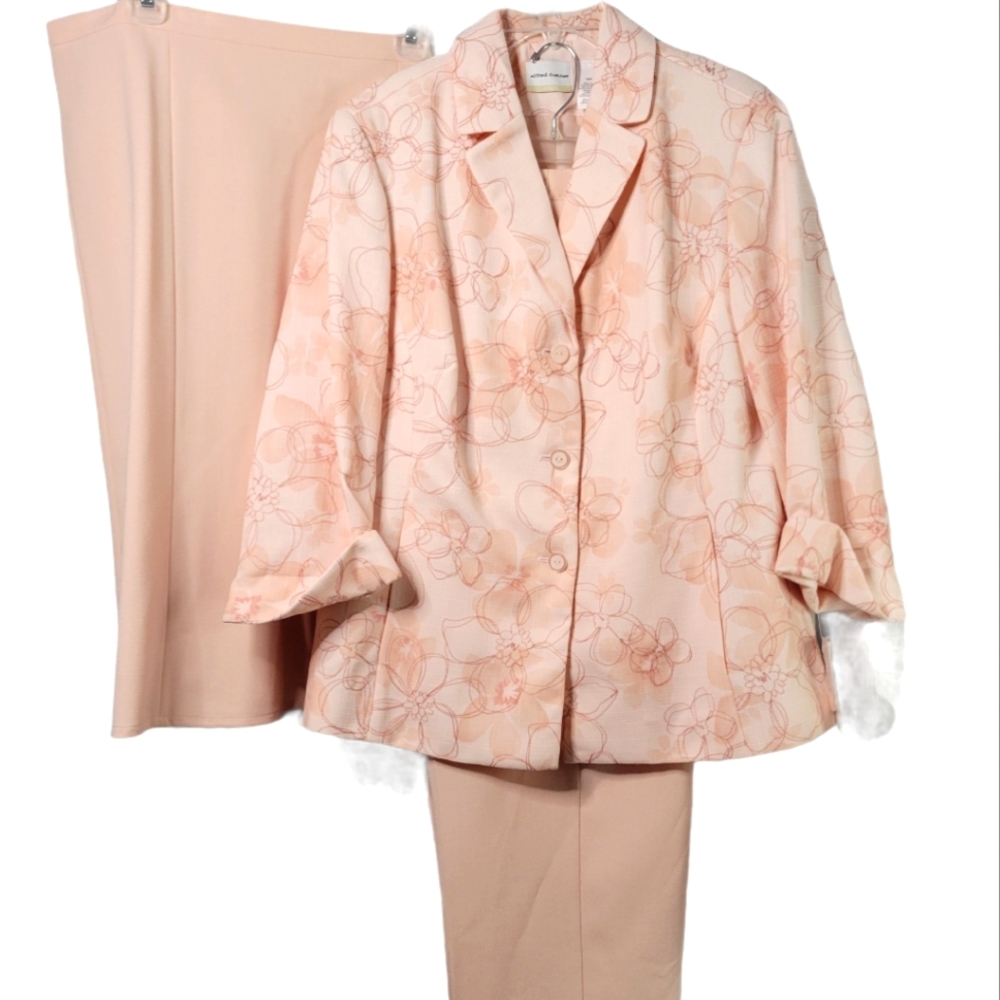 NWT Alfred Dunner Woman 3 Piece peach set